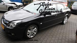 Usagé Jupe gauche Opel Vectra Prix € 50,00 Règlement à la marge proposé par Gebr.Klein Gunnewiek Ho.BV