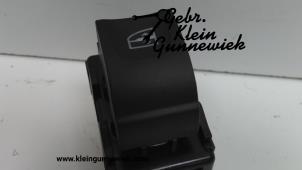 Used Electric window switch Dacia Duster Price € 10,00 Margin scheme offered by Gebr.Klein Gunnewiek Ho.BV