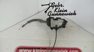 Usagé Serrure portière mécanique 2portes droite Renault Megane Prix € 40,00 Règlement à la marge proposé par Gebr.Klein Gunnewiek Ho.BV