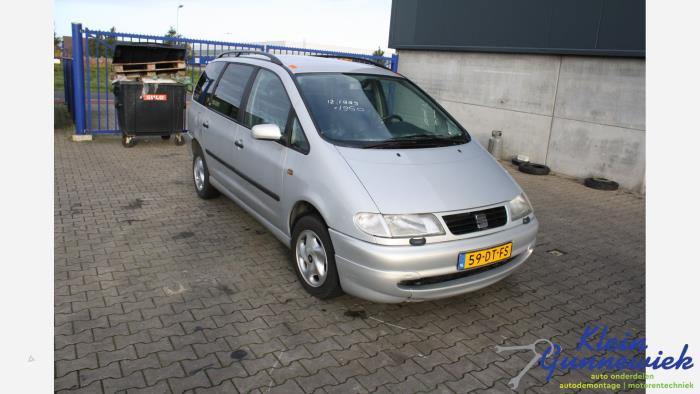 Używane Reflektor prawy Seat Alhambra Cena € 33,00 Procedura marży oferowane przez Klein Gunnewiek Autodemontage & Motorentechniek