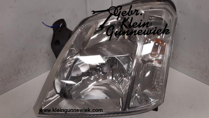 Headlight, left from a Opel Meriva 2005