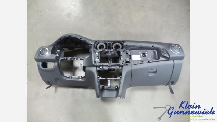 Używane Panel Dacia Logan Cena € 184,00 Procedura marży oferowane przez Klein Gunnewiek Autodemontage & Motorentechniek