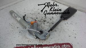 Usagé Tendeur de ceinture gauche Renault Megane Prix € 50,00 Règlement à la marge proposé par Gebr.Klein Gunnewiek Ho.BV