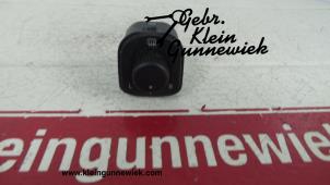 Gebrauchte Spiegel Schalter Volkswagen Golf Preis € 15,00 Margenregelung angeboten von Gebr.Klein Gunnewiek Ho.BV