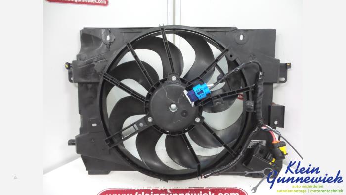Używane Silnik wentylatora Dacia Dokker Cena € 60,00 Procedura marży oferowane przez Klein Gunnewiek Autodemontage & Motorentechniek