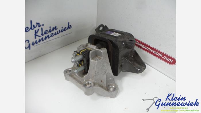 Used Engine mount Kia Niro Price € 41,00 Margin scheme offered by Klein Gunnewiek Autodemontage & Motorentechniek