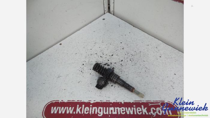 Używane Wtryskiwacz (Diesel) Volkswagen Golf Cena € 50,00 Procedura marży oferowane przez Klein Gunnewiek Autodemontage & Motorentechniek