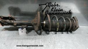 Used Rear shock absorber rod, left Kia Cerato Price € 50,00 Margin scheme offered by Gebr.Klein Gunnewiek Ho.BV