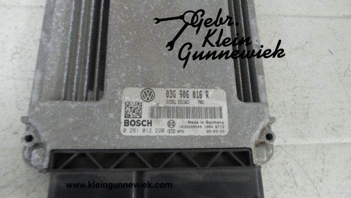 EinspritzSteuergerät van een Volkswagen Golf 2005