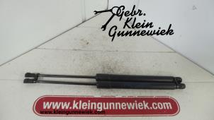 Gebrauchte Gasdämpfer links hinten Volkswagen Golf Preis € 25,00 Margenregelung angeboten von Gebr.Klein Gunnewiek Ho.BV