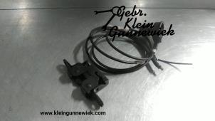 Used Bonnet lock mechanism Renault Megane Price € 30,00 Margin scheme offered by Gebr.Klein Gunnewiek Ho.BV