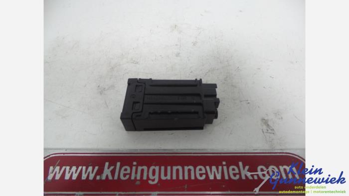 Usagé Ordinateur divers Audi A8 Prix € 24,00 Règlement à la marge proposé par Klein Gunnewiek Autodemontage & Motorentechniek