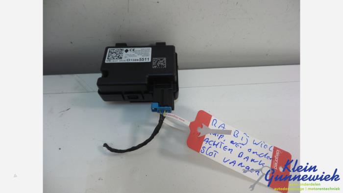 Usagé Ordinateur divers Opel Karl Prix € 20,00 Règlement à la marge proposé par Klein Gunnewiek Autodemontage & Motorentechniek