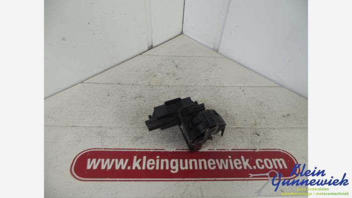 Używane Rózne Volkswagen E-Golf Cena € 15,00 Procedura marży oferowane przez Klein Gunnewiek Autodemontage & Motorentechniek