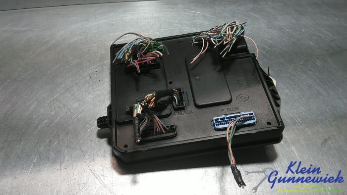 Usagé Ordinateur divers Renault Megane Prix € 38,00 Règlement à la marge proposé par Klein Gunnewiek Autodemontage & Motorentechniek