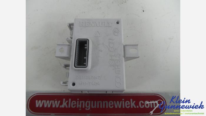 Used Computer, miscellaneous Renault Clio Price € 15,00 Margin scheme offered by Klein Gunnewiek Autodemontage & Motorentechniek