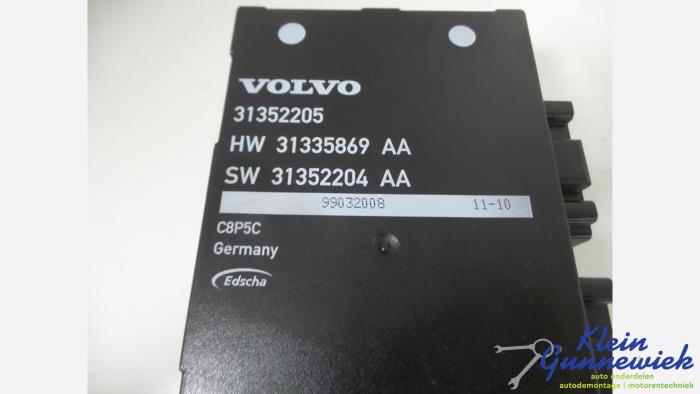 Computer, miscellaneous from a Volvo V70 2012