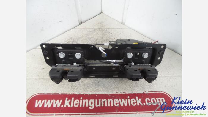 Begagnade Diverse Opel Cascada Pris € 125,00 Marginaltabell erbjuds av Klein Gunnewiek Autodemontage & Motorentechniek