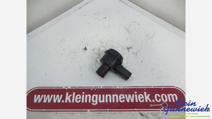 Begagnade Diverse Renault Clio Pris € 20,00 Marginaltabell erbjuds av Klein Gunnewiek Autodemontage & Motorentechniek