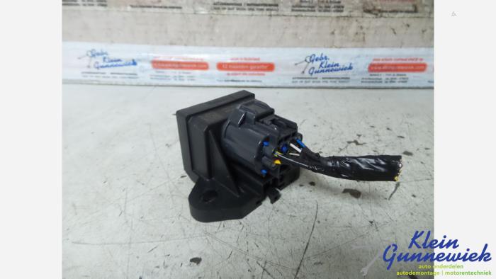 Używane Przekaznik Ford Focus Cena € 20,00 Procedura marży oferowane przez Klein Gunnewiek Autodemontage & Motorentechniek