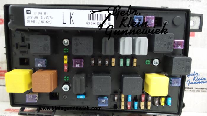 Fuse box from a Opel Astra 2007