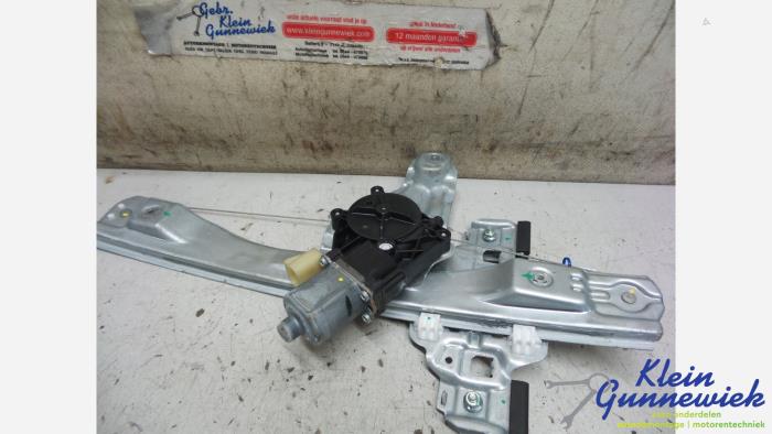 Usados Motor de ventanilla de puerta Opel Ampera Precio € 28,00 Norma de margen ofrecido por Klein Gunnewiek Autodemontage & Motorentechniek