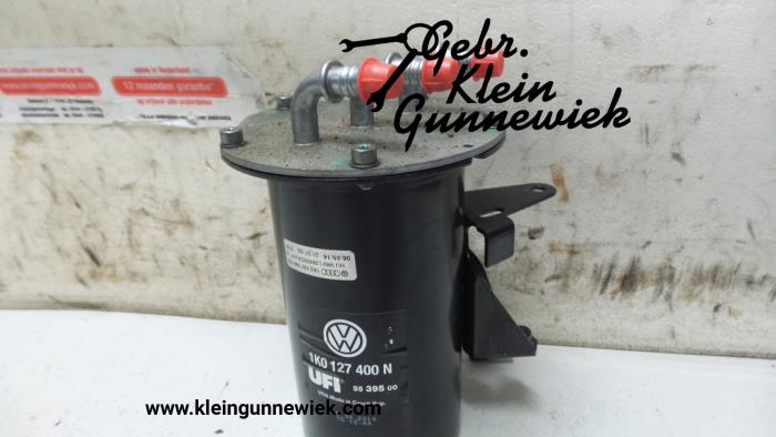 Kraftstofffiltergehäuse van een Volkswagen Beetle 2015