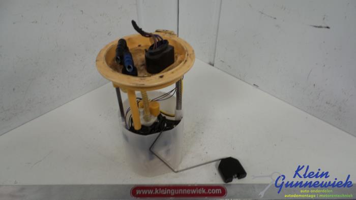 Usagé Pompe carburant électrique Volkswagen Passat Prix € 46,00 Règlement à la marge proposé par Klein Gunnewiek Autodemontage & Motorentechniek