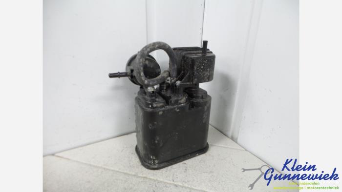 Fuel vapor canister