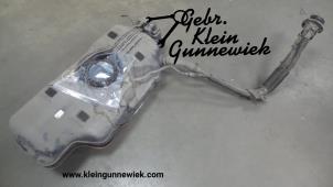 Gebrauchte Krafstofftank Opel Karl Preis auf Anfrage angeboten von Gebr.Klein Gunnewiek Ho.BV