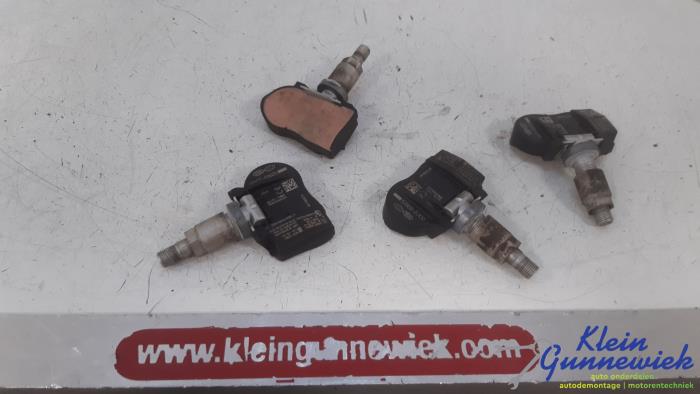 Begagnade Däcktryckssensor Kia Carens Pris € 40,00 Marginaltabell erbjuds av Klein Gunnewiek Autodemontage & Motorentechniek