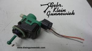 Used Headlight motor Renault Master Price on request offered by Gebr.Klein Gunnewiek Ho.BV