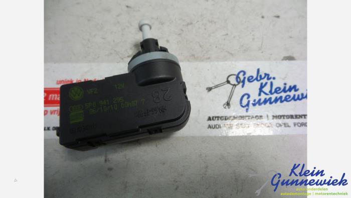 Używane Silnik reflektora Seat Altea Cena € 15,00 Procedura marży oferowane przez Klein Gunnewiek Autodemontage & Motorentechniek