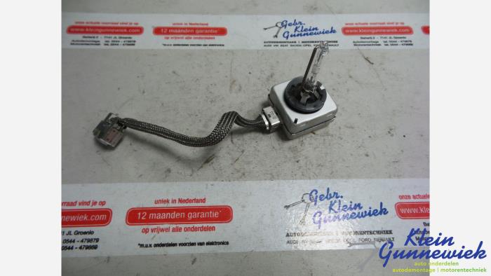 Używane Starter ksenonowy Volkswagen Phaeton Cena € 30,00 Procedura marży oferowane przez Klein Gunnewiek Autodemontage & Motorentechniek