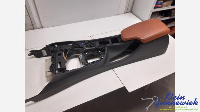 Begagnade Armstöd BMW 4-Serie Pris € 126,00 Marginaltabell erbjuds av Klein Gunnewiek Autodemontage & Motorentechniek