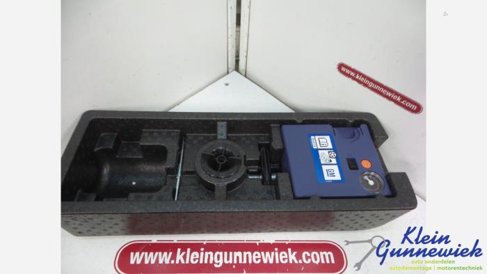 Begagnade Däckpump Opel Astra Pris € 30,00 Marginaltabell erbjuds av Klein Gunnewiek Autodemontage & Motorentechniek