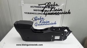 Używane Podlokietnik Opel Astra Cena na żądanie oferowane przez Gebr.Klein Gunnewiek Ho.BV