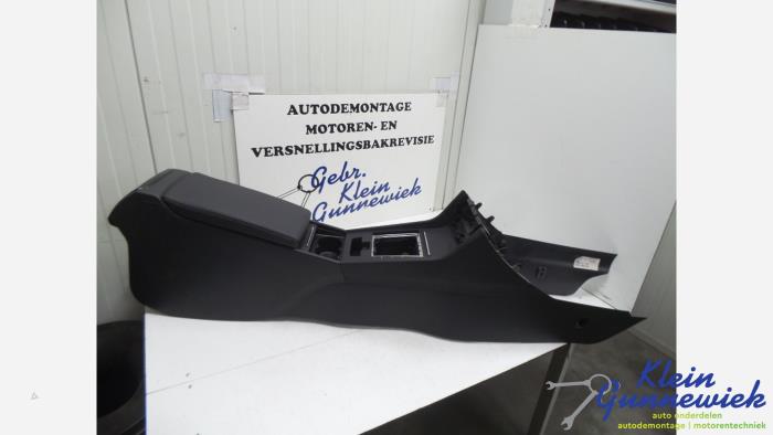 Begagnade Armstöd Skoda Superb Pris € 63,00 Marginaltabell erbjuds av Klein Gunnewiek Autodemontage & Motorentechniek