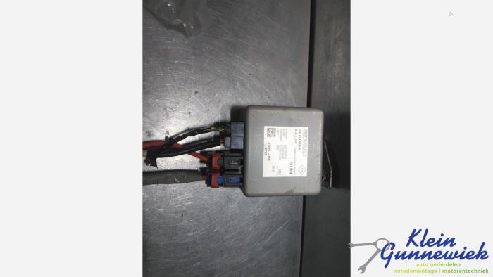 Used Power steering computer Renault Wind Price € 70,00 Margin scheme offered by Klein Gunnewiek Autodemontage & Motorentechniek