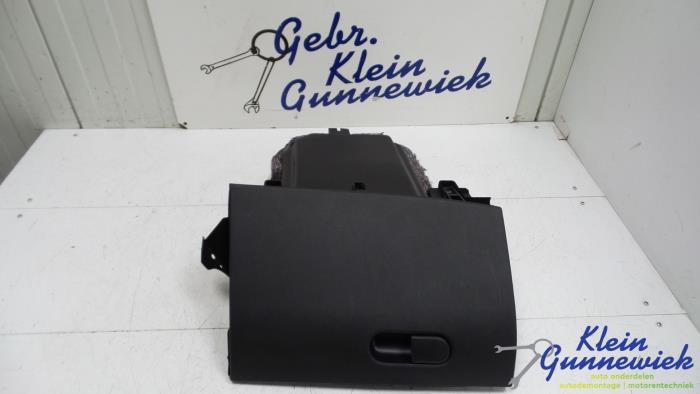 Begagnade Handskfack Alfa Romeo Giulietta Pris € 90,00 Marginaltabell erbjuds av Klein Gunnewiek Autodemontage & Motorentechniek