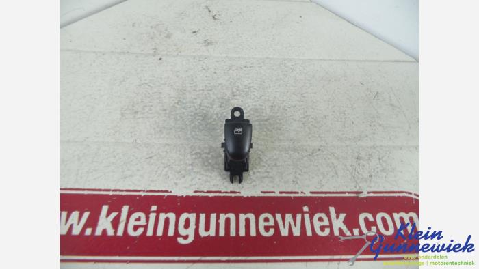 Usados Interruptor de ventanilla eléctrica Renault Kadjar Precio de solicitud ofrecido por Klein Gunnewiek Autodemontage & Motorentechniek