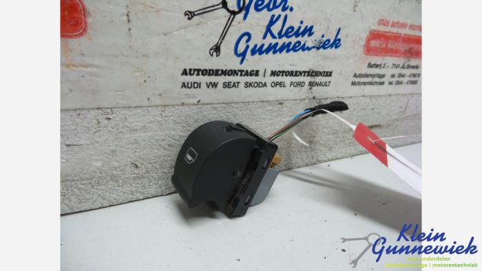 Usados Interruptor de ventanilla eléctrica Seat Exeo Precio € 15,00 Norma de margen ofrecido por Klein Gunnewiek Autodemontage & Motorentechniek