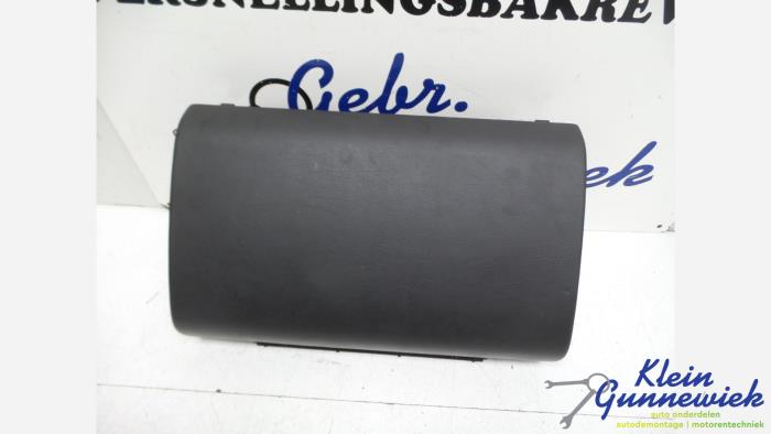 Begagnade Handskfack Porsche Cayenne Pris € 75,00 Marginaltabell erbjuds av Klein Gunnewiek Autodemontage & Motorentechniek