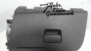 Gebrauchte Handschuhfach Opel Astra Preis auf Anfrage angeboten von Gebr.Klein Gunnewiek Ho.BV