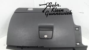 Używane Schowek w desce rozdzielczej Volvo V50 Cena na żądanie oferowane przez Gebr.Klein Gunnewiek Ho.BV