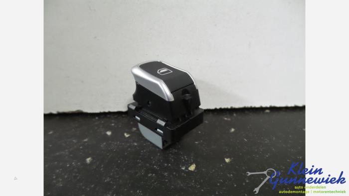 Usados Interruptor de ventanilla eléctrica Audi Q3 Precio € 10,00 Norma de margen ofrecido por Klein Gunnewiek Autodemontage & Motorentechniek