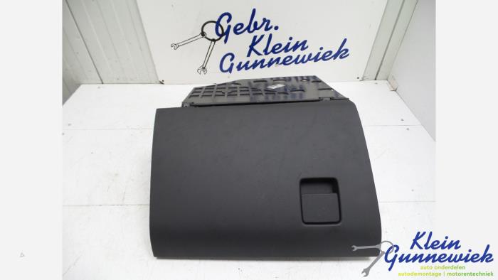 Gebrauchte Handschuhfach Opel Vectra Preis € 25,00 Margenregelung angeboten von Klein Gunnewiek Autodemontage & Motorentechniek