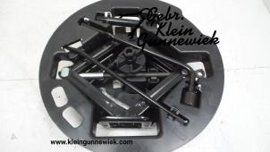 Usados Juego de herramientas Kia Picanto Precio de solicitud ofrecido por Gebr.Klein Gunnewiek Ho.BV