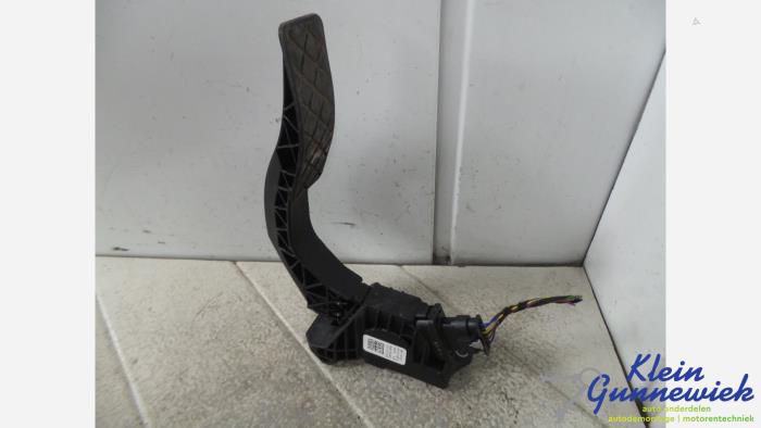 Begagnade Gaspedalsensor Audi A4 Pris € 21,00 Marginaltabell erbjuds av Klein Gunnewiek Autodemontage & Motorentechniek