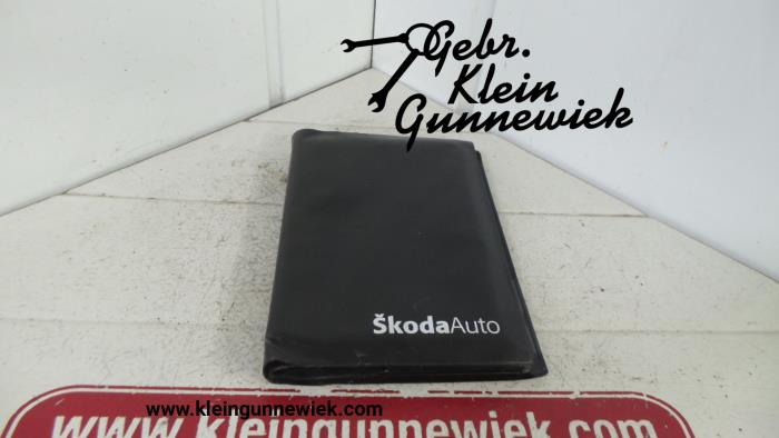 Instruction Booklet from a Skoda Roomster 2007
